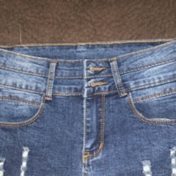Childrens distressed shorts - Picture 4 of 4